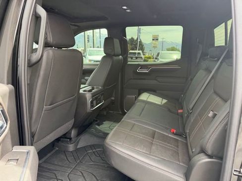 Used 2025 Chevrolet Silverado 1500 High Country image 15