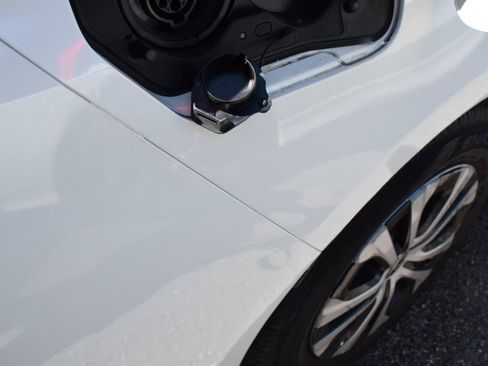 Used 2020 Toyota Prius Prime LE FWD image 35