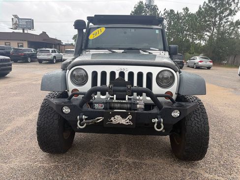 Used 2011 Jeep Wrangler Unlimited Rubicon AWD/4WD image 9