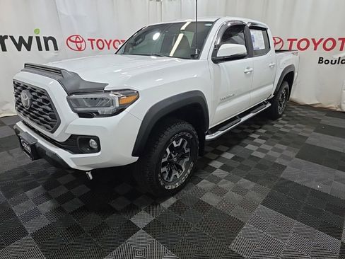 Used 2020 Toyota Tacoma TRD Off-Road image 3
