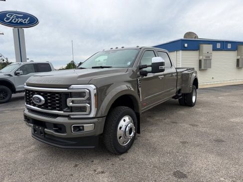 New 2026 Ford F450 4x4 Crew Cab Super Duty image 2