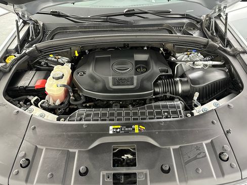 Used 2022 Jeep Grand Cherokee Summit AWD/4WD image 31