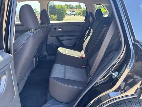 Used 2025 Nissan Rogue SV FWD image 23
