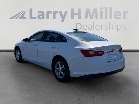 Used 2018 Chevrolet Malibu LS w/ LPO, Convenience Package 1 image 3
