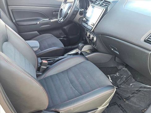 Used 2024 Mitsubishi Outlander Sport S image 19