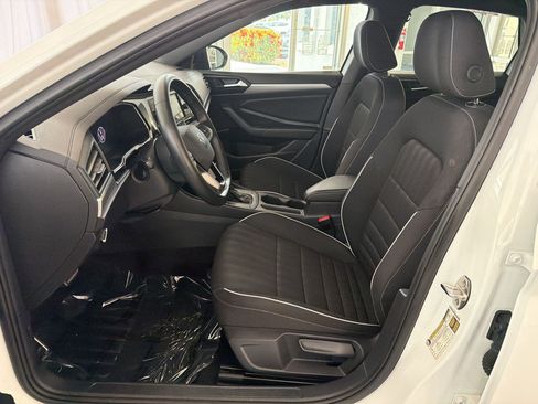 Certified 2024 Volkswagen Jetta Sport FWD image 5