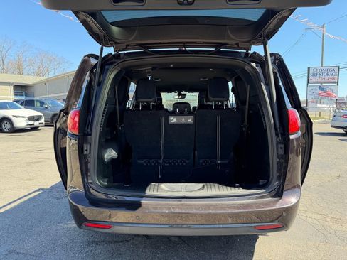 Used 2019 Chrysler Pacifica Touring-L Plus w/ Advanced Safetytec Group image 21