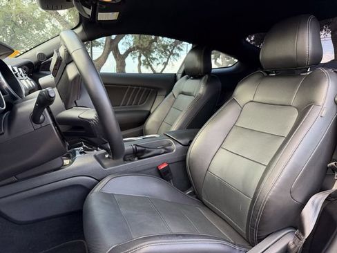 Used 2022 Ford Mustang GT Premium RWD image 8