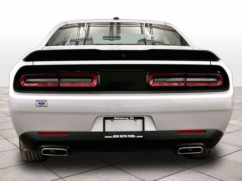 Used 2022 Dodge Challenger SXT w/ Blacktop Package image 4
