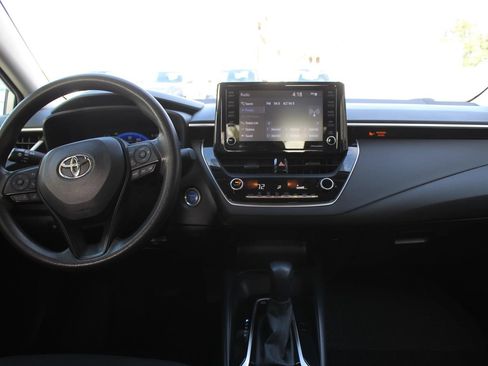 Used 2022 Toyota Corolla LE FWD image 13