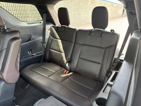 Certified 2025 Ford Explorer Platinum w/ Ultimate Package AWD/4WD image 30