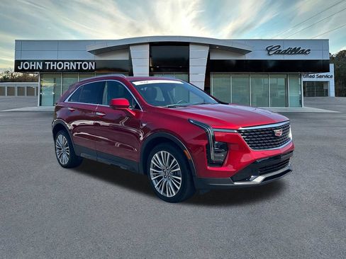 Used 2025 Cadillac XT4 Premium Luxury w/ Technology Package AWD/4WD image 3