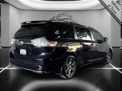 Used 2016 Toyota Sienna SE w/ SE Preferred Package FWD image 5