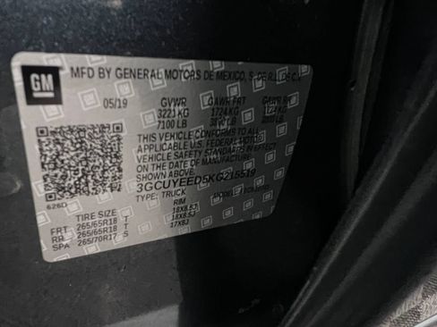 Used 2019 Chevrolet Silverado 1500 RST AWD/4WD image 17