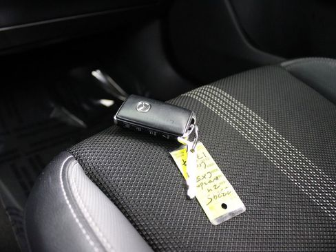 Used 2024 MAZDA CX-50 AWD 2.5 S w/ Preferred Package image 16