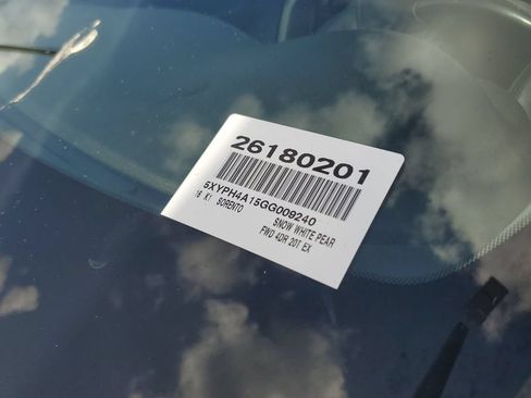 Used 2016 Kia Sorento EX FWD image 4