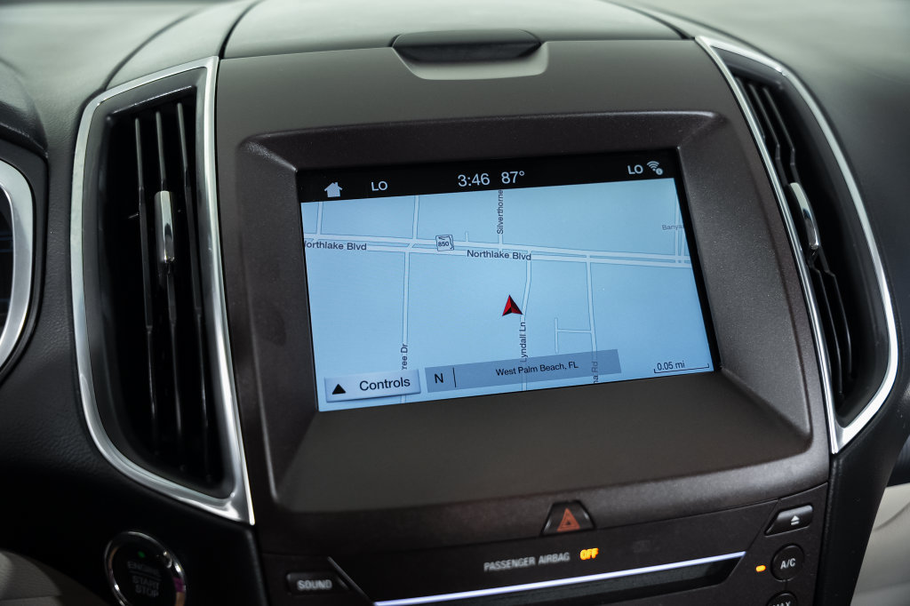 Used 2018 Ford Edge Titanium w/ Equipment Group 301A FWD image 31