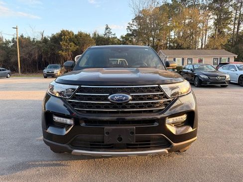 Used 2020 Ford Explorer XLT w/ Equipment Group 202A image 2