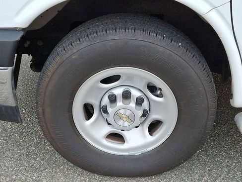 Used 2024 Chevrolet Express 2500 w/ Driver Convenience Package image 14