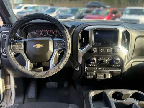 Used 2021 Chevrolet Silverado 2500 LT w/ Convenience Package image 15