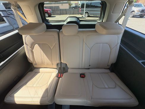 Used 2025 Lincoln Navigator Black Label AWD/4WD image 20