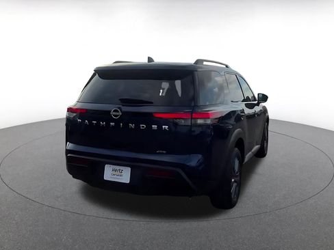 Used 2025 Nissan Pathfinder SV image 14