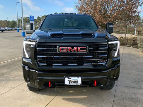 Used 2025 GMC Sierra 2500 AT4 w/ AT4 Preferred Package image 2