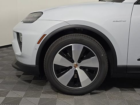 Certified 2025 Porsche Macan Electric RWD image 11