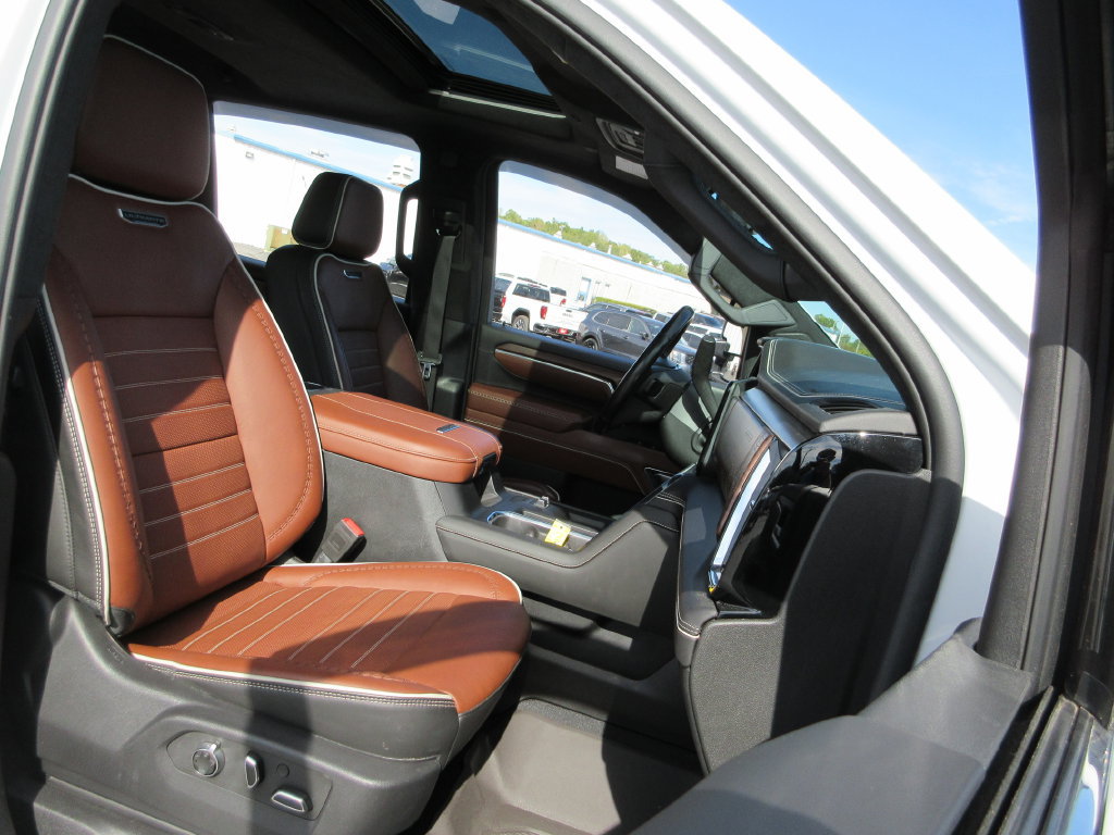 Used 2024 GMC Sierra 3500 Denali Ultimate AWD/4WD image 27
