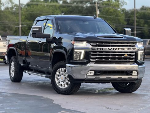 Used 2022 Chevrolet Silverado 3500 LTZ w/ LTZ Convenience Package AWD/4WD image 3