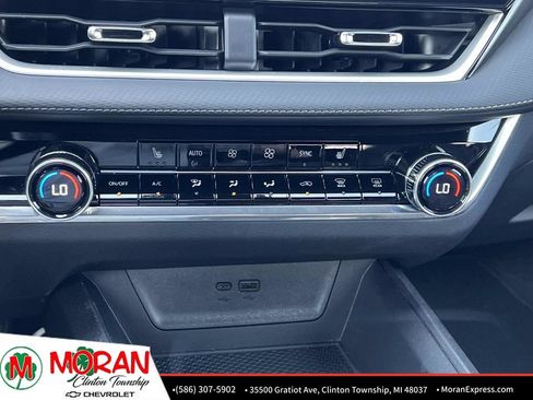 Certified 2025 Chevrolet Equinox LT w/ Convenience Package II FWD image 22