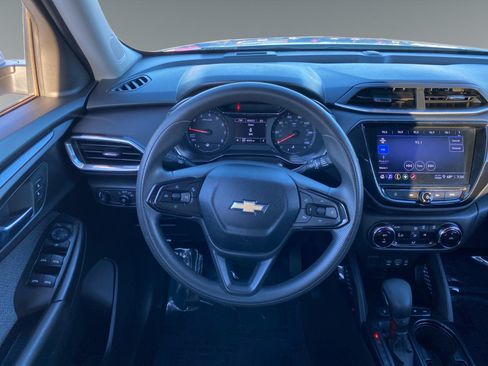 Used 2023 Chevrolet TrailBlazer LT w/ Convenience Package AWD/4WD image 12
