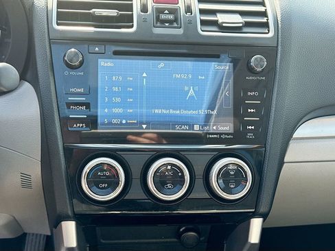Used 2018 Subaru Forester 2.5i Premium w/ All-Weather Package AWD/4WD image 12