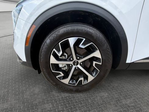 Used 2025 Kia Sportage EX FWD image 9