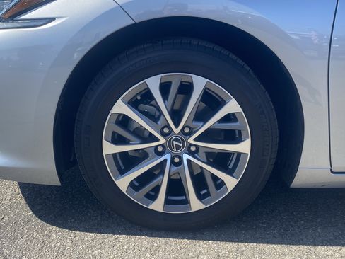 Used 2023 Lexus ES 350 w/ Accessory Package (Z1) image 9