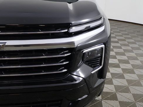 Used 2025 Chevrolet Traverse High Country w/ LPO, Cargo Package image 17