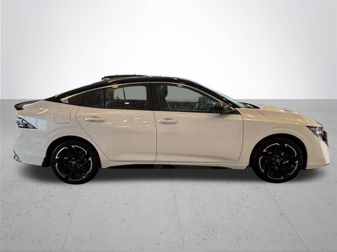 New 2026 Nissan Sentra SR w/ SR Premium Package FWD image 6
