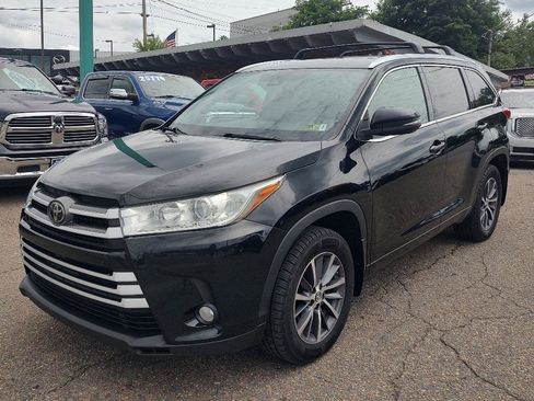 Used 2018 Toyota Highlander XLE AWD/4WD image 7