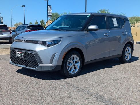 Certified 2023 Kia Soul S image 6
