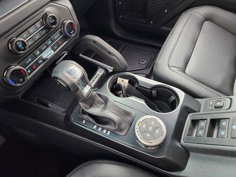 New 2025 Ford Bronco Badlands image 25