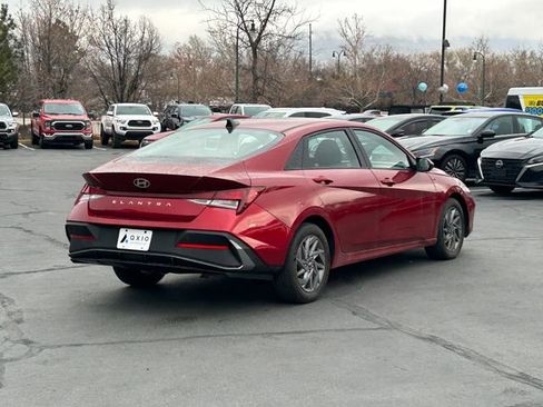 Used 2024 Hyundai Elantra SEL FWD image 4