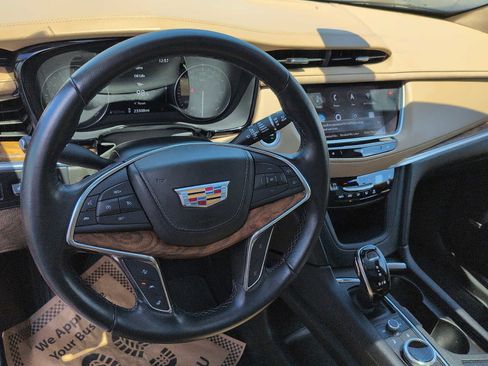 Used 2020 Cadillac XT5 Premium Luxury w/ Platinum Package AWD/4WD image 12