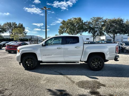 Used 2022 GMC Canyon Denali image 3