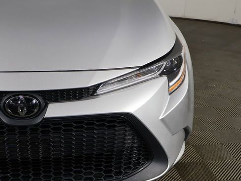 Used 2022 Toyota Corolla LE FWD image 11