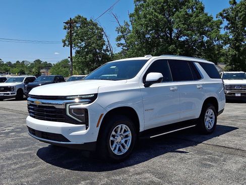 Used 2025 Chevrolet Tahoe LS AWD/4WD image 3