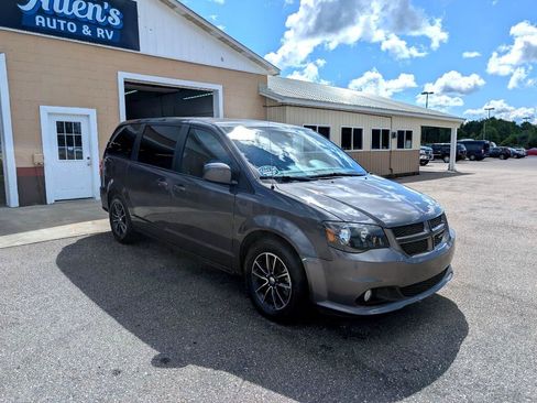 Used 2019 Dodge Grand Caravan GT image 3