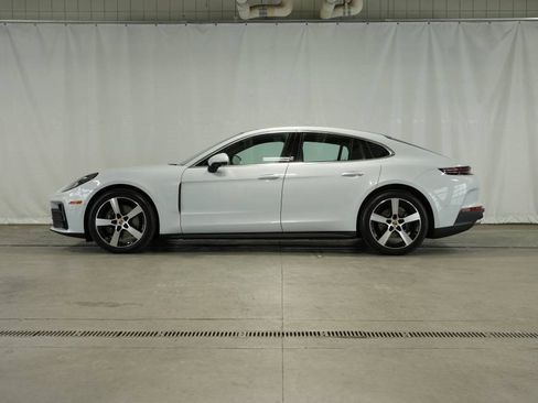 New 2025 Porsche Panamera 4 image 2