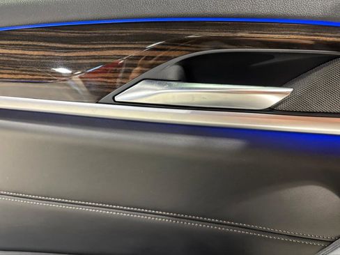 Used 2018 BMW 540i xDrive image 8