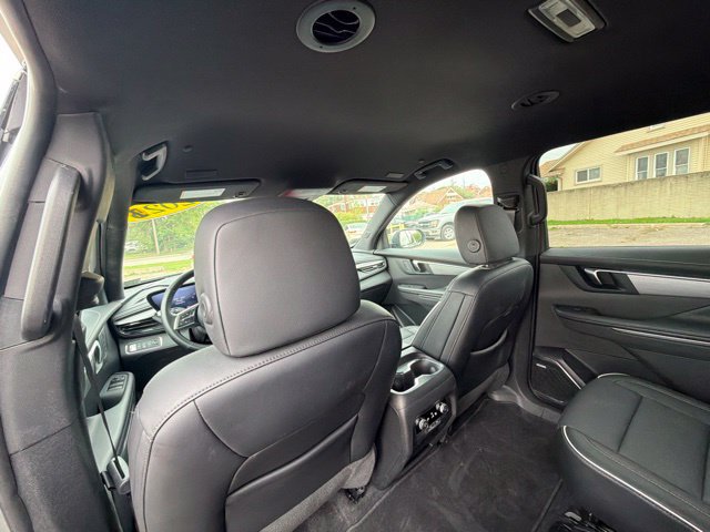 Used 2025 Buick Enclave Preferred AWD/4WD image 21