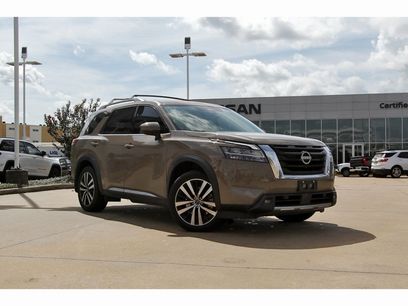 Used 2024 Nissan Pathfinder Platinum